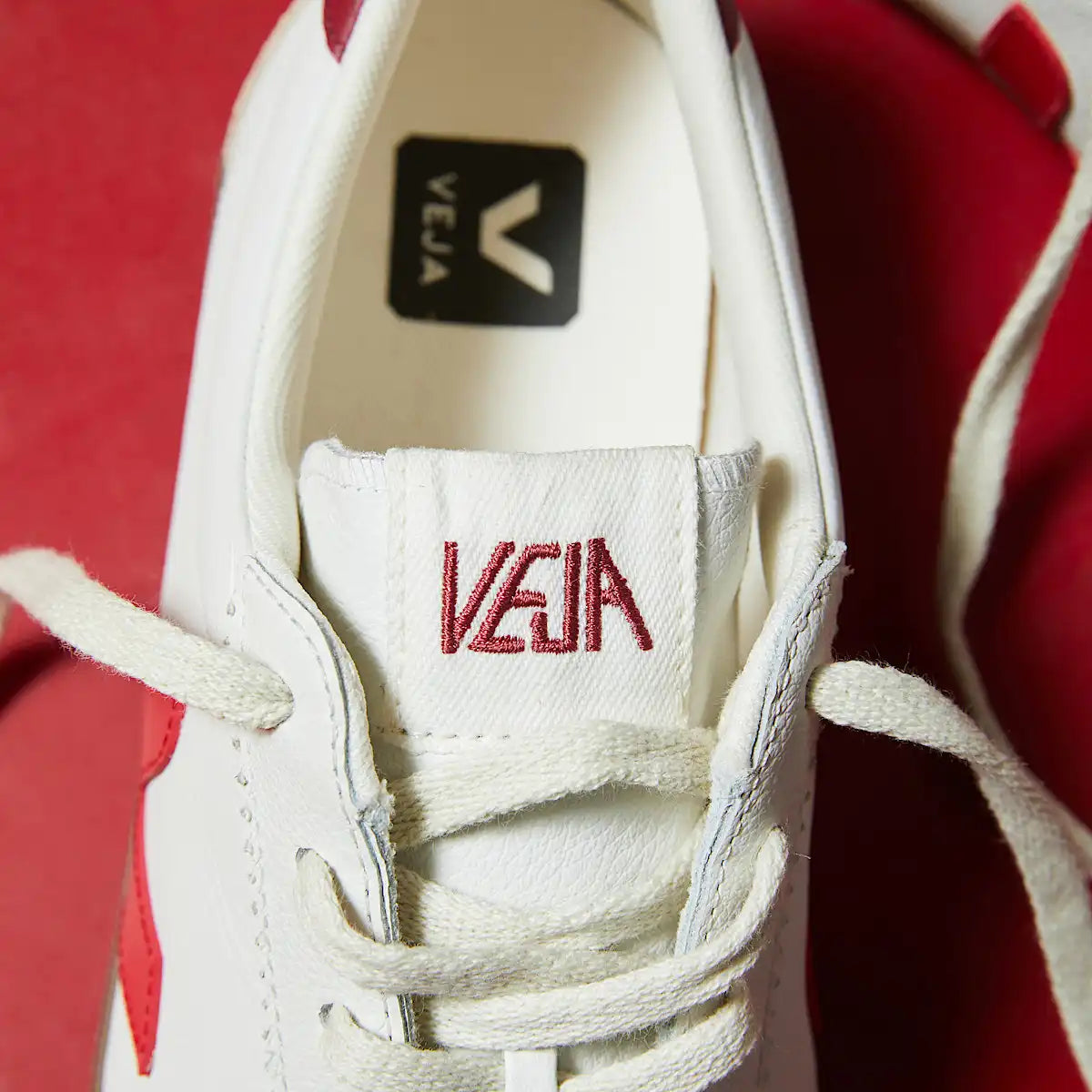 VOLLEY LEATHER WHITE PEKIN BARK